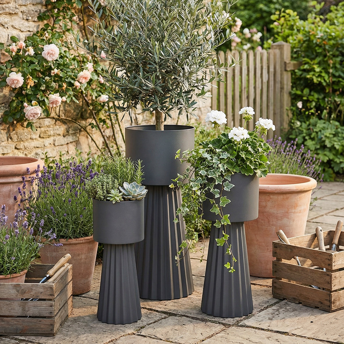 Set of 3 Metal Planters with Stands – Dark Gray