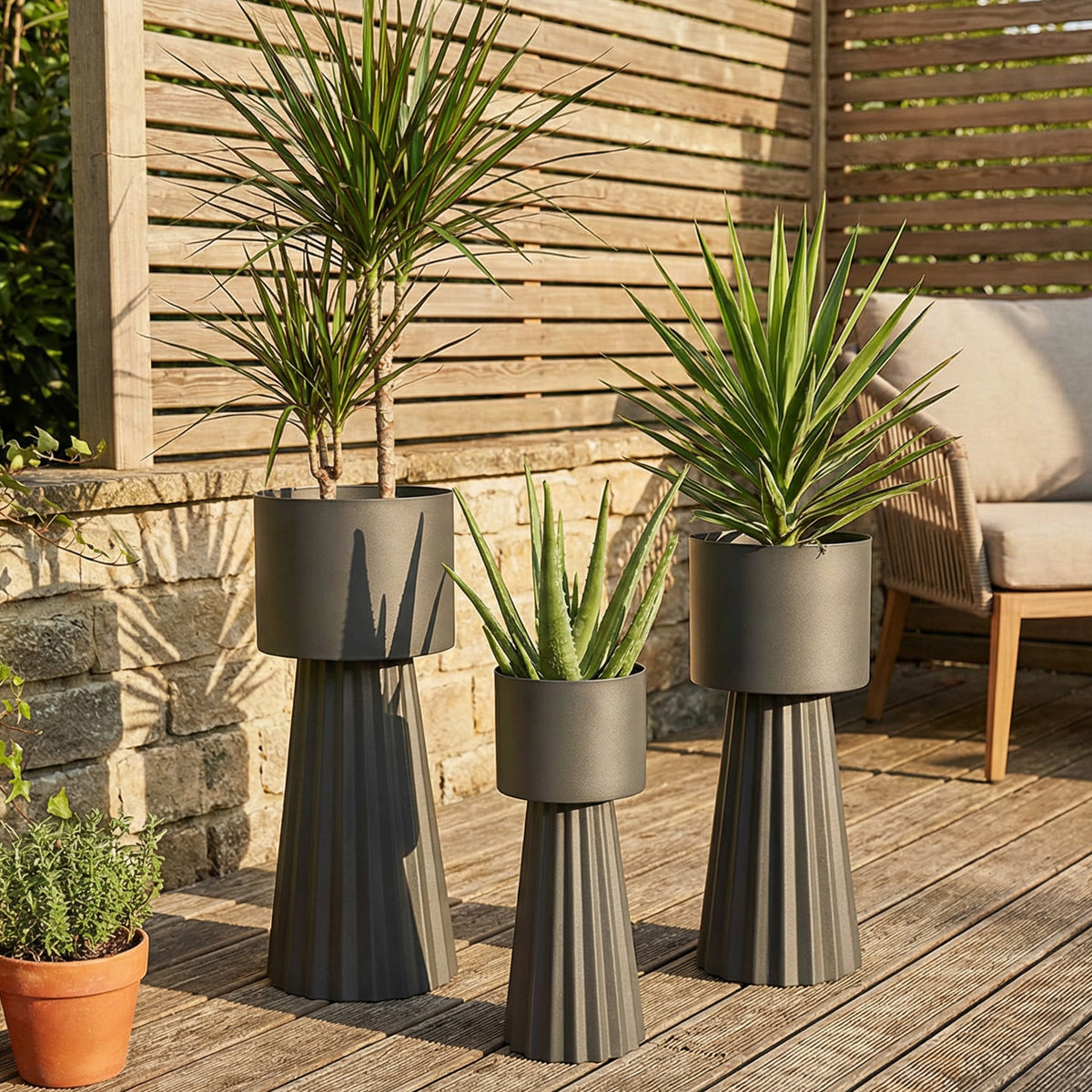 Set of 3 Metal Planters with Stands – Dark Gray