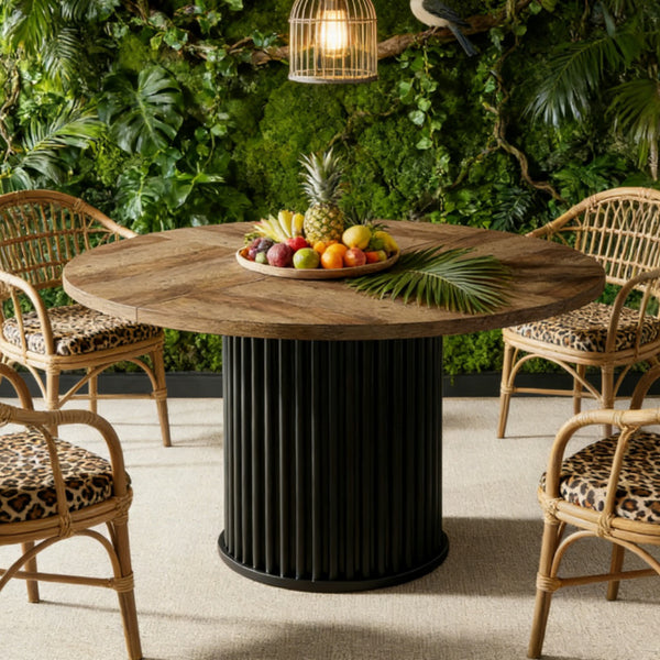 47" Fluted Round Black Dining Table